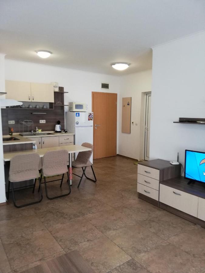 Apartamenti Zhelezovi Pomorie Buitenkant foto