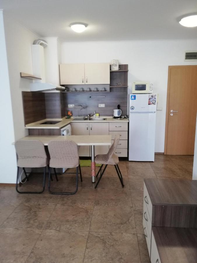 Apartamenti Zhelezovi Pomorie Buitenkant foto