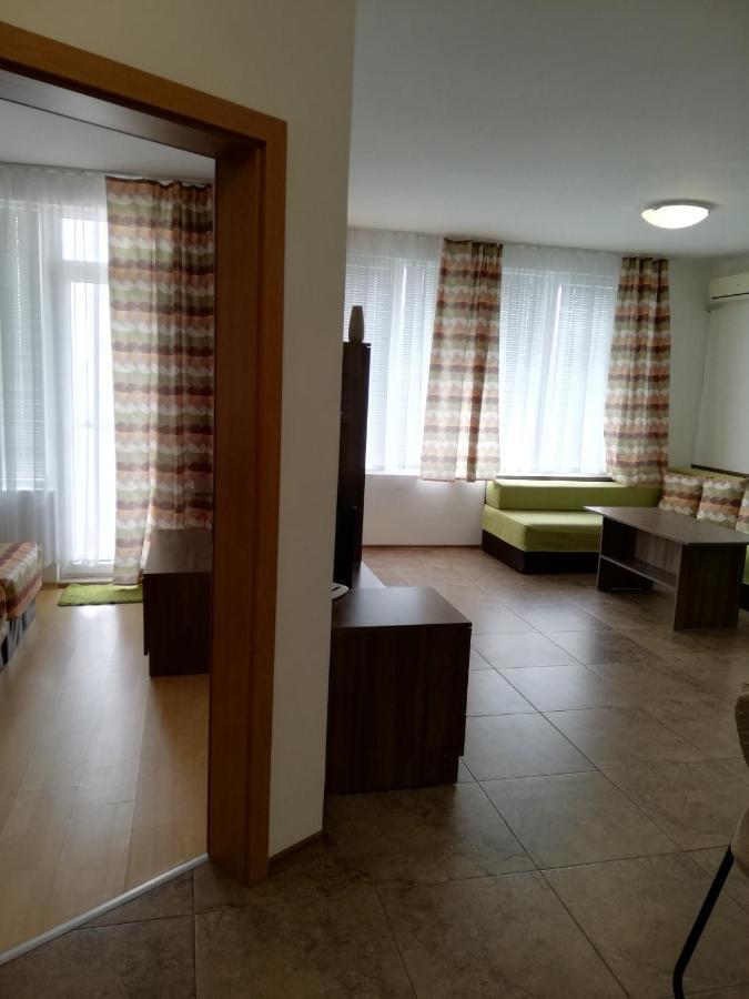Apartamenti Zhelezovi Pomorie Buitenkant foto