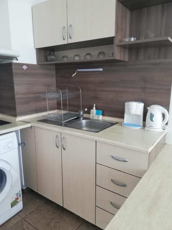 Apartamenti Zhelezovi Pomorie Buitenkant foto