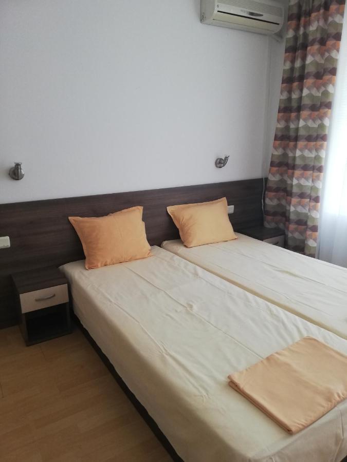 Apartamenti Zhelezovi Pomorie Buitenkant foto