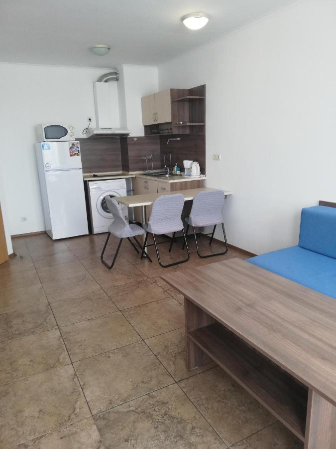 Apartamenti Zhelezovi Pomorie Buitenkant foto