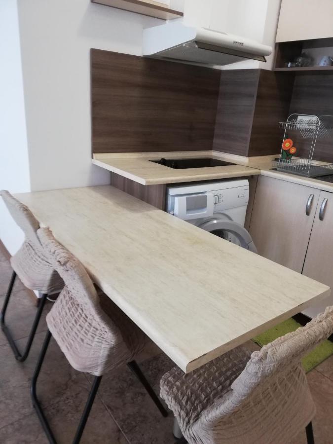 Apartamenti Zhelezovi Pomorie Buitenkant foto