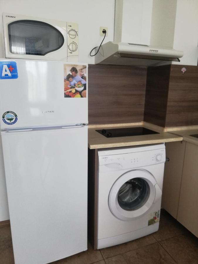 Apartamenti Zhelezovi Pomorie Buitenkant foto